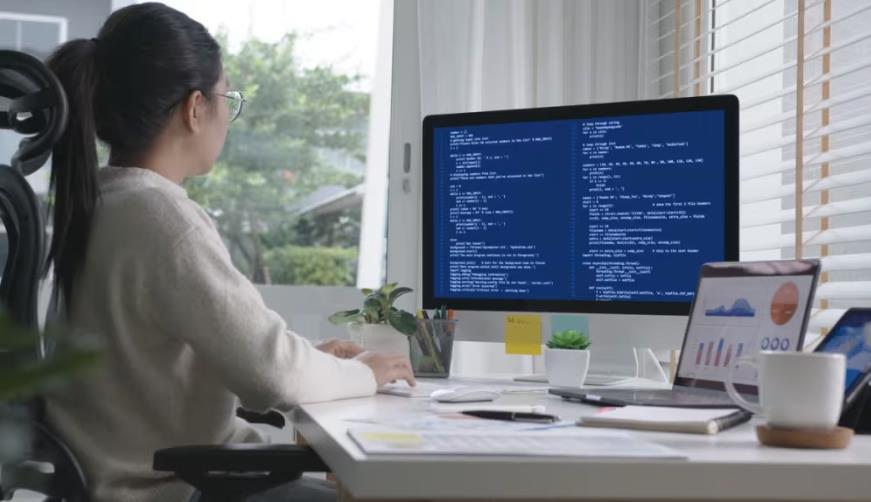 港口区企业数字化解决方案：机器学习赋能商业模式升级的核心路径
